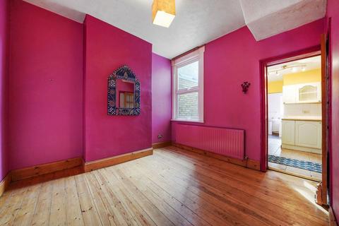 3 bedroom terraced house for sale, Ridley Road, Forest Gate