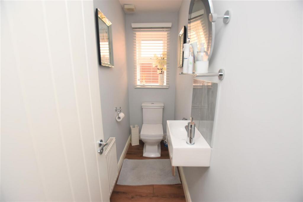 Cloakroom WC.jpg