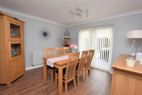 2 Bradgate Park, Kingswood, Hull, HU7 3JA