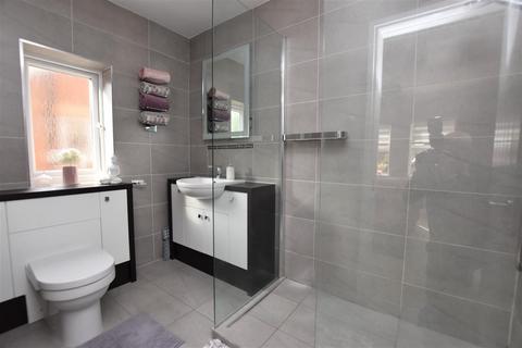 2 Bradgate Park, Kingswood, Hull, HU7 3JA