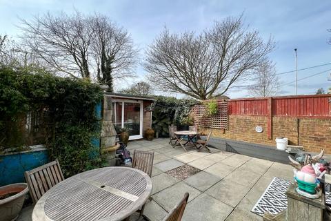 14 Gainsborough Close, Folkestone, CT19 5NB