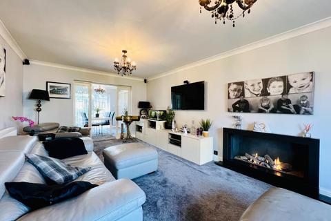 14 Gainsborough Close, Folkestone, CT19 5NB