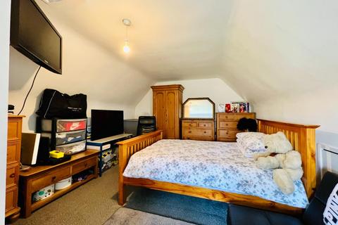 14 Gainsborough Close, Folkestone, CT19 5NB