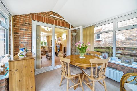 5 Meadow Garth, Sowerby, Thirsk, YO7 1HY
