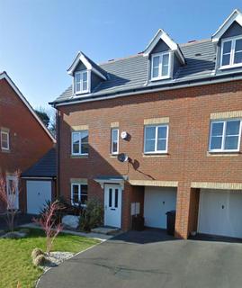 5 bedroom semi-detached house to rent - St. Christophers Mews, Ramsgate