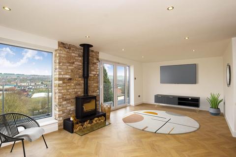 7 Hillside Gardens, Darwen, BB3 2NJ