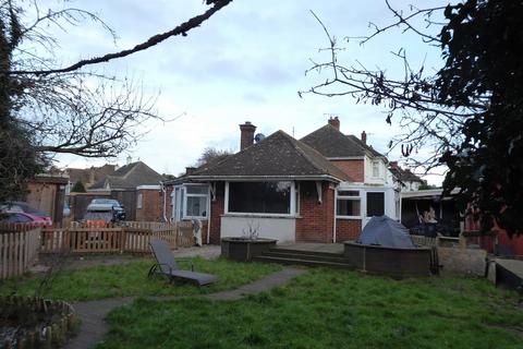 3 bedroom detached bungalow for sale - Nethercourt Hill, Ramsgate CT11