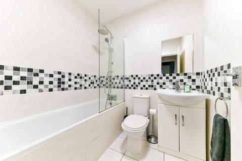 1 bedroom flat for sale, South Grove, London N15