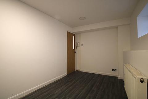 3 bedroom flat to rent, 73 Temple Street, London E2