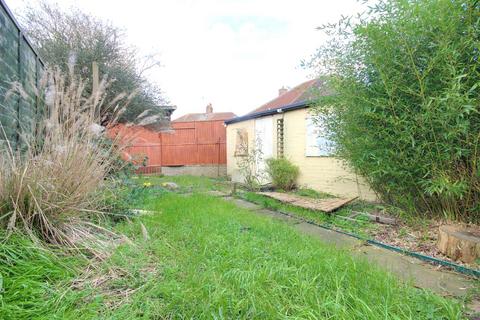 3 bedroom semi-detached house for sale, Rokeby Avenue, Hull