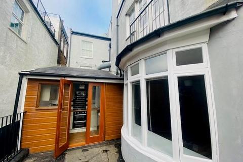2 bedroom maisonette to rent, Harbour Parade, Ramsgate CT11