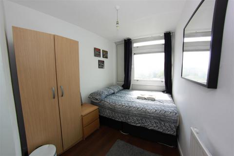 4 bedroom house to rent - Bigland Street, London E1