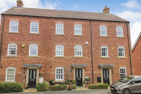 4 bedroom terraced house for sale, Cantley Road, Great Denham, Bedford