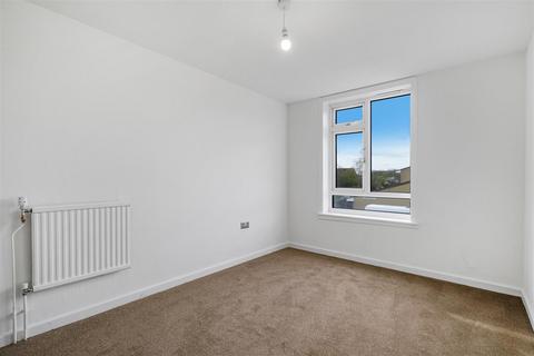 3 bedroom maisonette to rent, Eldridge Close, Feltham TW14