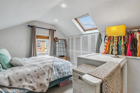 2 bedroom flat for sale, Killarney Road, London