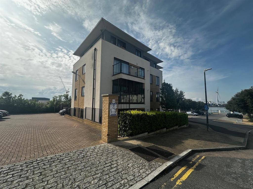 Burch Road, Northfleet 2 bed apartment to rent £1,250 pcm (£288 pw)