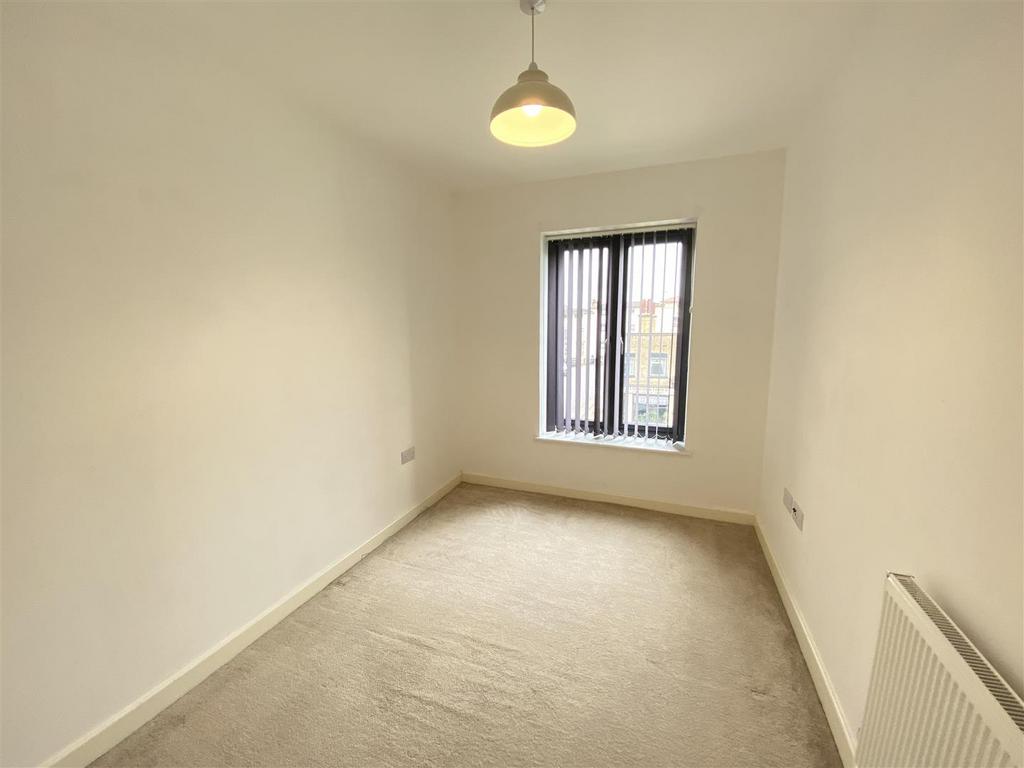 Burch Road, Northfleet 2 bed apartment to rent £1,250 pcm (£288 pw)