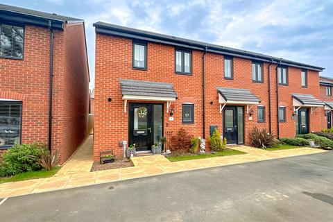 2 bedroom end of terrace house for sale - Windrower Close, Off The Longshoot