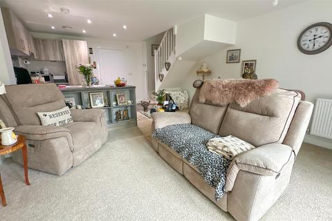 2 bedroom end of terrace house for sale, Windrower Close, Off The Longshoot