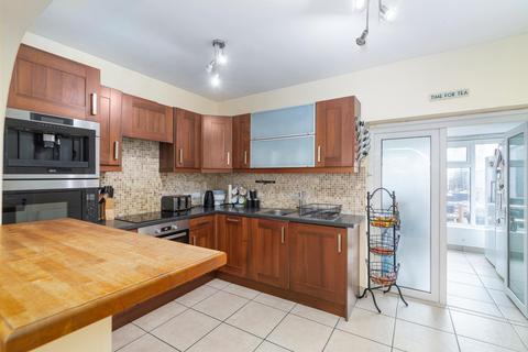 86 Compton Crescent, London, N17 7LD
