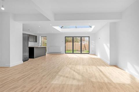 9 Bracken Road, York, YO24 1JT