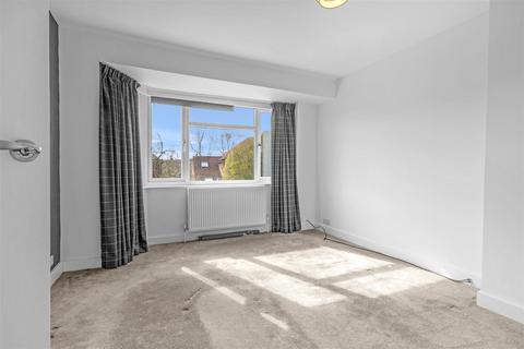 9 Bracken Road, York, YO24 1JT