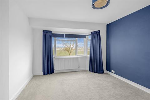9 Bracken Road, York, YO24 1JT