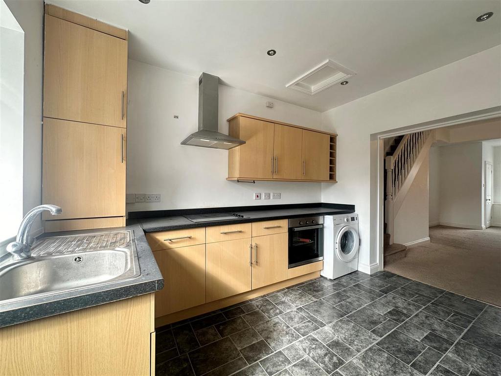 Kitchen 1.jpg