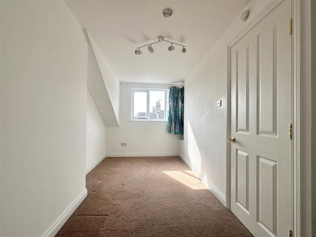Bedroom 2a.jpg