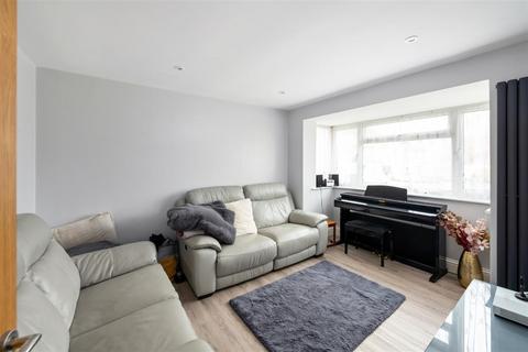 3 bedroom detached house for sale, Beaumonts, Redhill