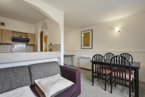 1 bedroom flat for sale, Goodwin Close, Surrey Quays, SE16