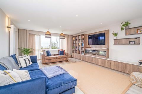 3 bedroom flat for sale - Cliff Drive, Poole BH13