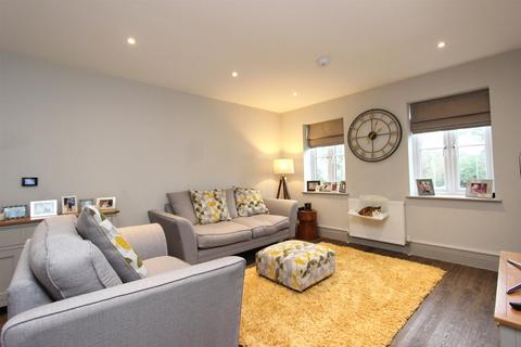 2 bedroom apartment for sale - Brighton Road, Banstead