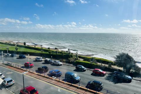 3 bedroom apartment for sale - Highcliff Court, 7 South Cliff, Eastbourne BN20
