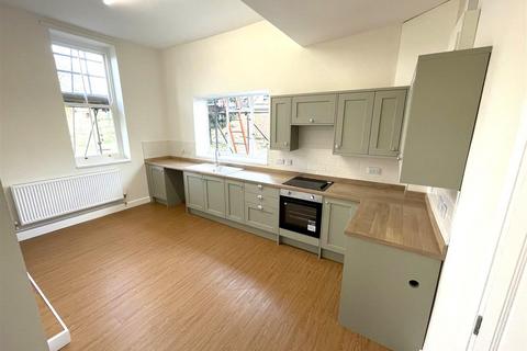 4 bedroom semi-detached house to rent, Washbrook Lane, Allesley