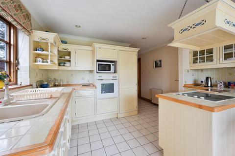 5 bedroom house for sale, South Close Green, Merstham RH1