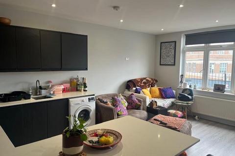2 bedroom flat to rent, Mitcham Road, SW17