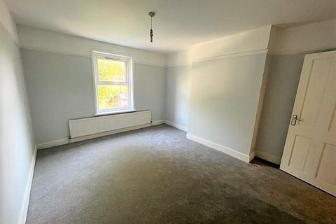 2 bedroom flat to rent, Cedar Road, SM2