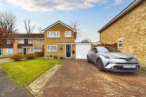 3 bedroom detached house for sale - Burgh Close, Crawley RH10