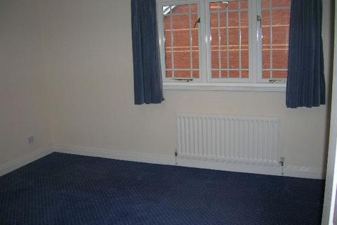 2 bedroom house to rent, Eldon Road, Macclesfield (27)