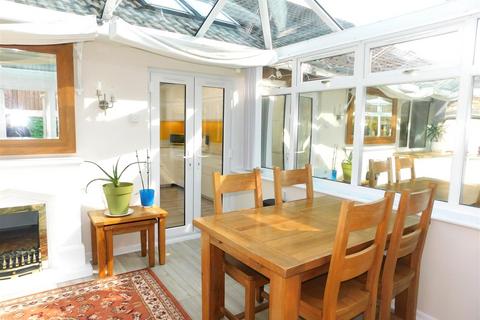 29 Ferndale Close, Oldham, OL4 5NL