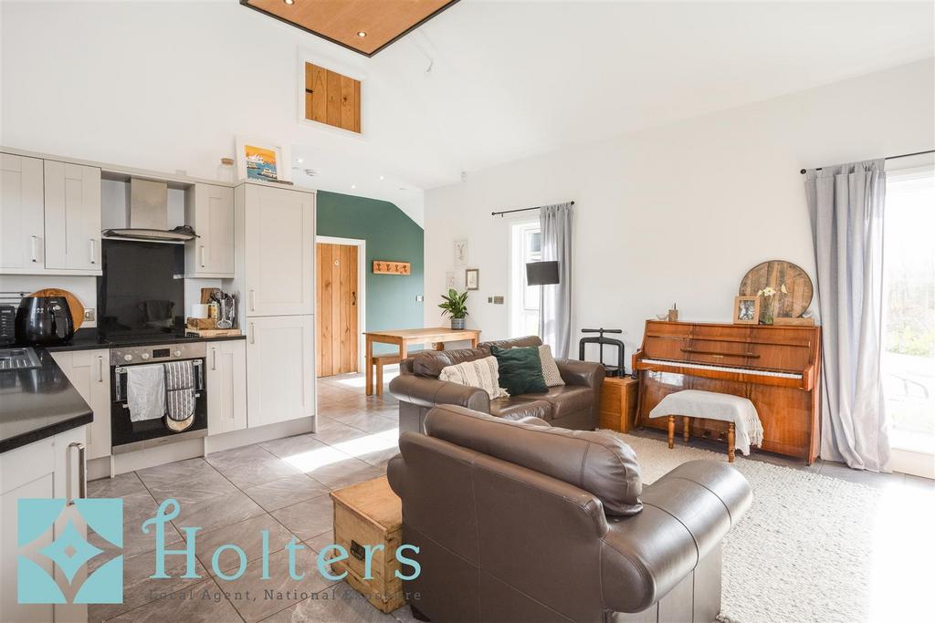 2 Hollly Hurst Interior-11.jpg