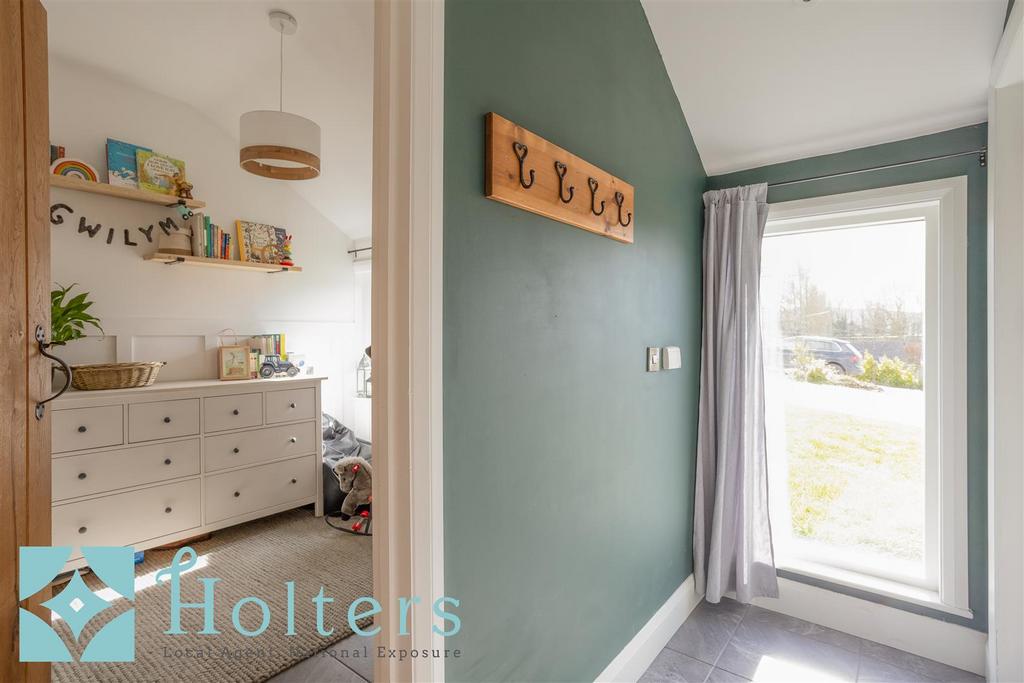 2 Hollly Hurst Interior.jpg