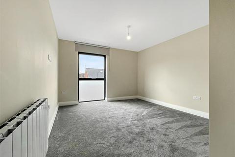 2 bedroom flat to rent, Gordon Road, High Wycombe HP13