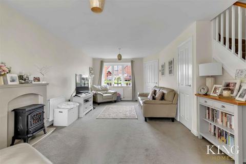 3 bedroom semi-detached house for sale - Linthurst Crescent, Redditch