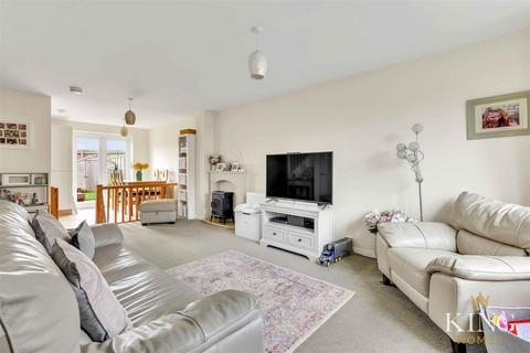 25 Linthurst Crescent, Redditch, B97 6SQ