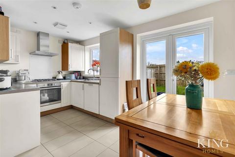 25 Linthurst Crescent, Redditch, B97 6SQ