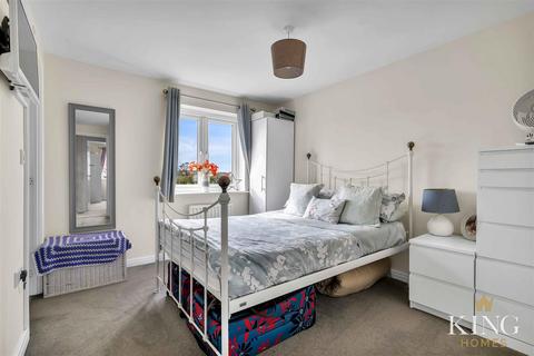 25 Linthurst Crescent, Redditch, B97 6SQ