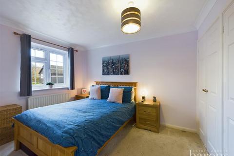 3 bedroom semi-detached house for sale - Paterson Close, Basingstoke RG22