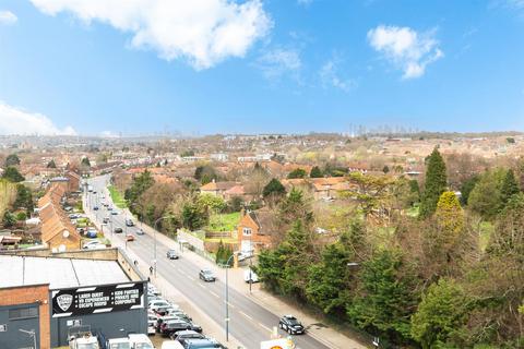 2 bedroom flat for sale, Bromley Hill, Bromley